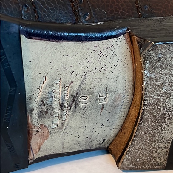 Salvatore Ferragamo pebbled leather Oxford laced shoes for men - Picture 6 of 8